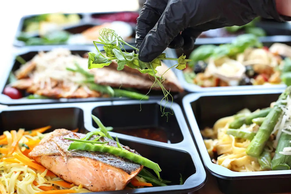 Dlaczego warto zainwestować w kraftowy catering dietetyczny?